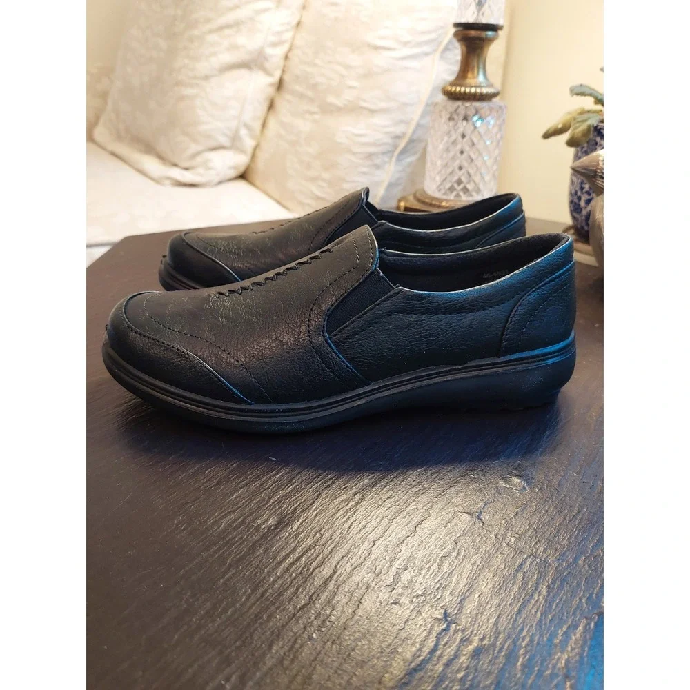 Easy Street Women's Ultimate Slip On Loafer With Stretch Black Size  7M $60 NEW!